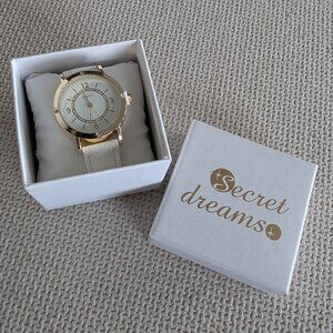 *2/20$* NWOT Creamy White and Gold Quartz Watch with 4 Swarovski Crystals